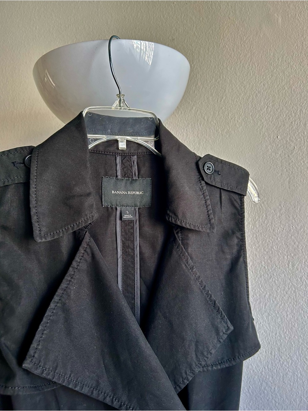Banana Republic Black Collared Vest with Button Details - Picture 7 of 8